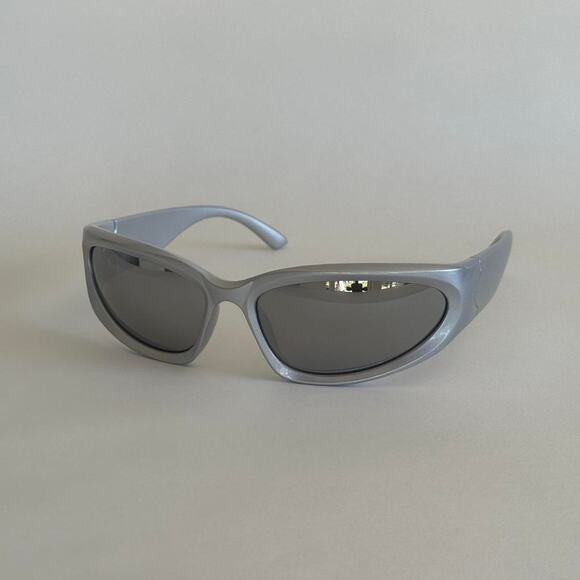 Y2K Grey Silver Vintage Sunglasses – Unique Frame Shape, Unisex, UVA UVB, New - Picture 6 of 8